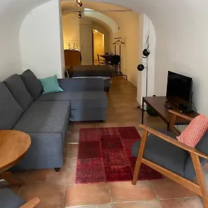 Werfkelder Aan De Oudegracht Appartement